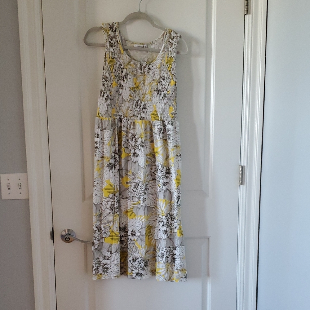 Croft & Barrow Yellow and Black Smocked Sundress Scoop neck